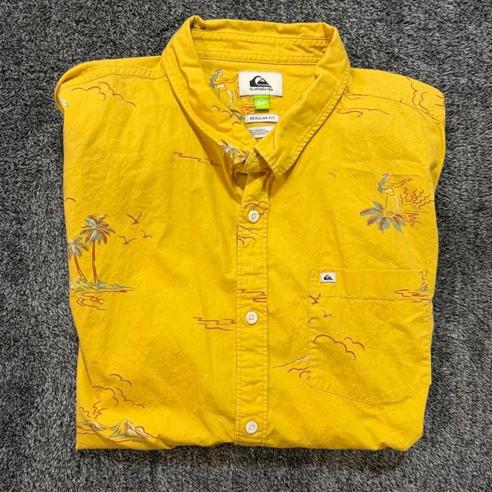 Y2K Quiksilver yellow button-up Hawaiian shirt palm tree size large